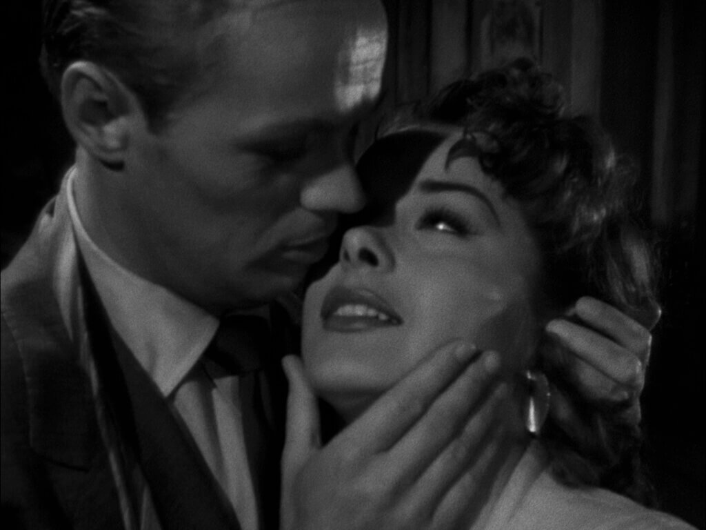 pickup on south street movie still 6