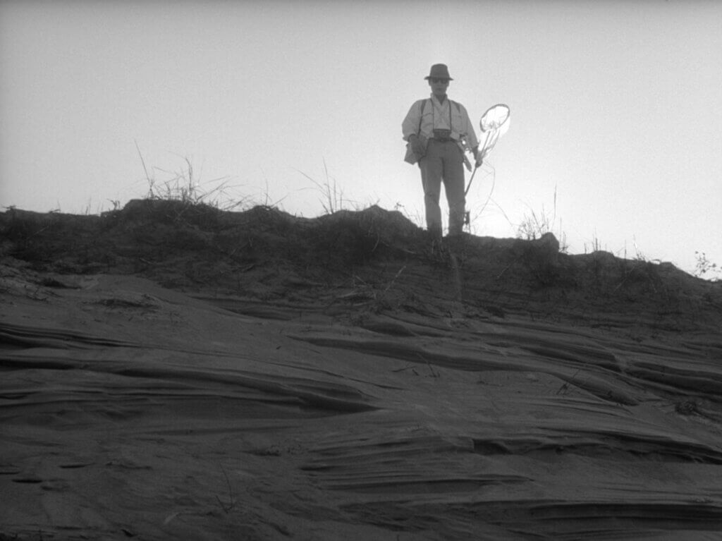 Woman in the Dunes movie still 1