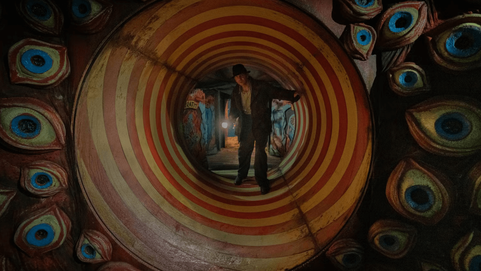 Nightmare Alley 2021 movie still 1