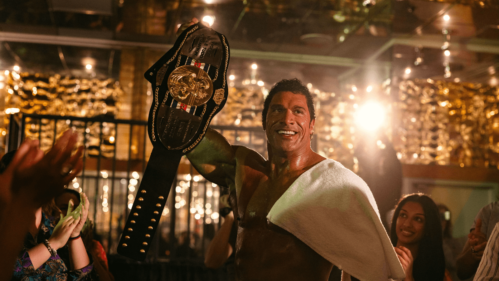 The Smashing Machin movie still 2