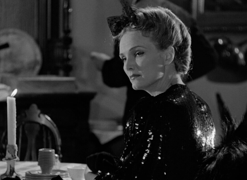 Cat people movie still 3
